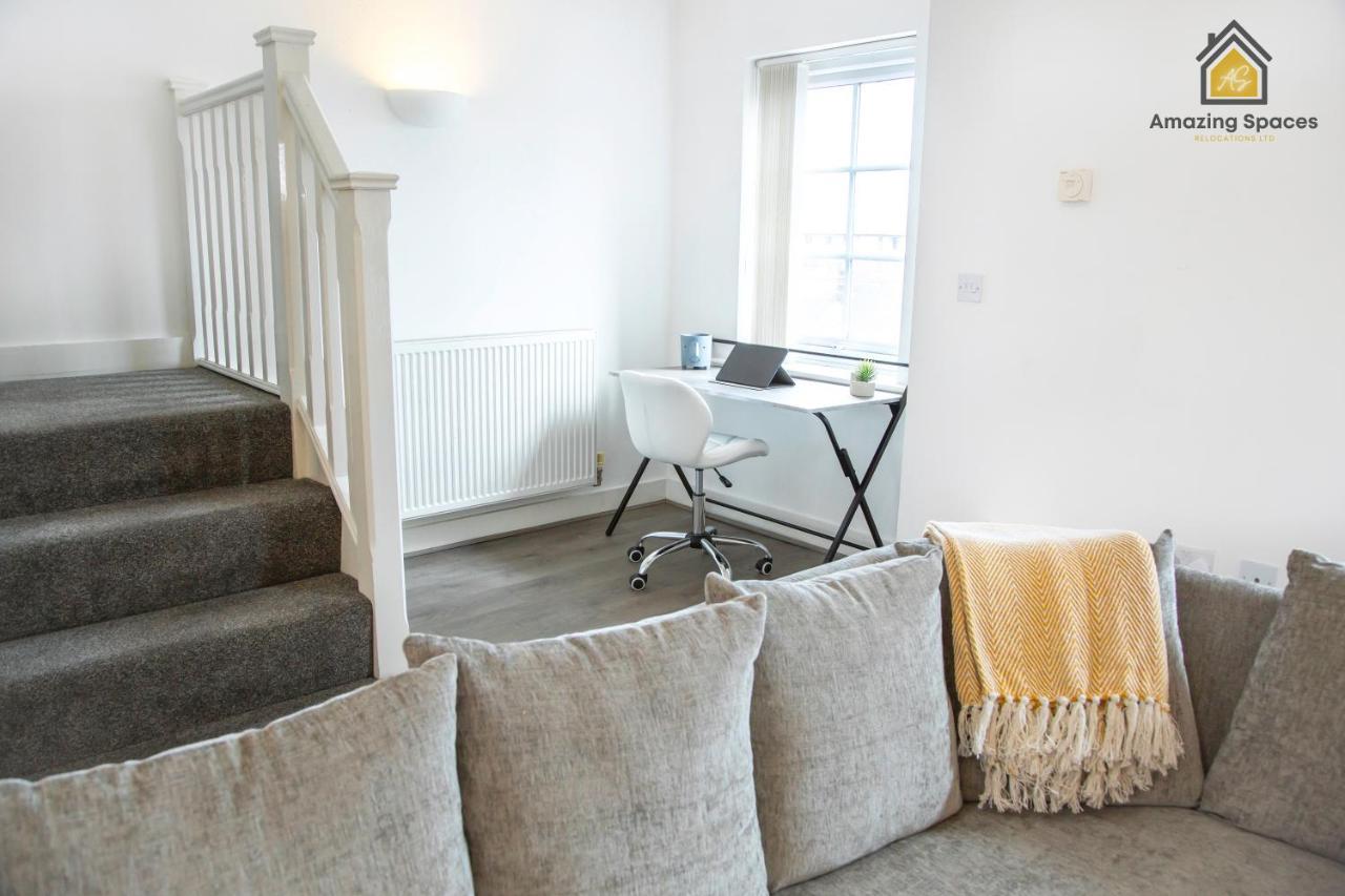 Large Unique 2 Bedroom Duplex Apartment With Private Parking & Free Wifi - Vat Qualifying By Amazing Spaces Relocations Ltd Warrington  Bagian luar foto