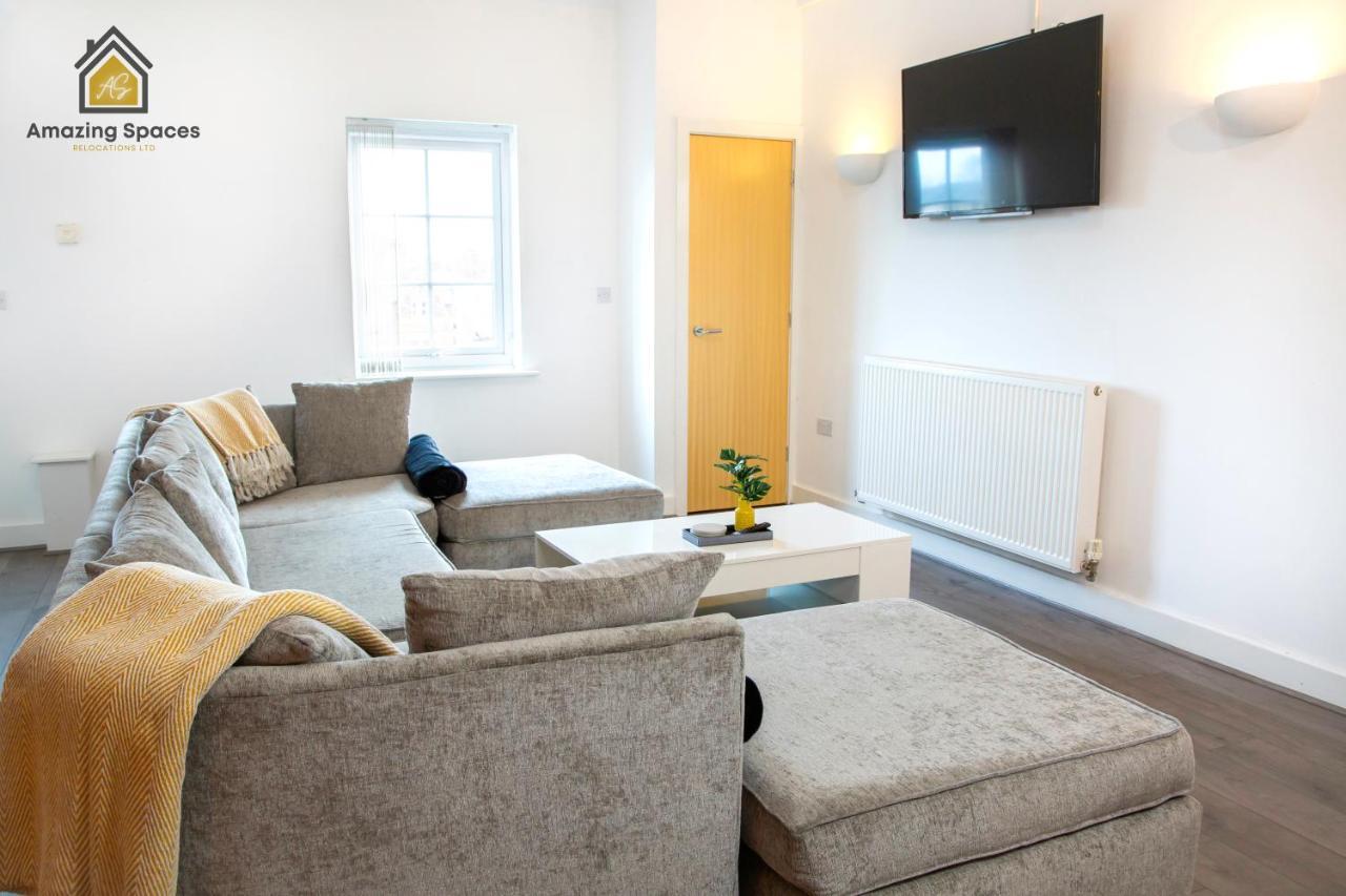 Large Unique 2 Bedroom Duplex Apartment With Private Parking & Free Wifi - Vat Qualifying By Amazing Spaces Relocations Ltd Warrington  Bagian luar foto