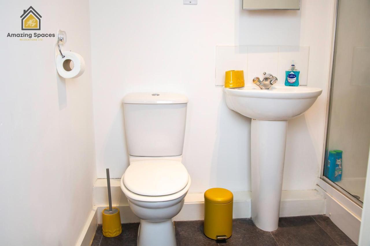 Large Unique 2 Bedroom Duplex Apartment With Private Parking & Free Wifi - Vat Qualifying By Amazing Spaces Relocations Ltd Warrington  Bagian luar foto